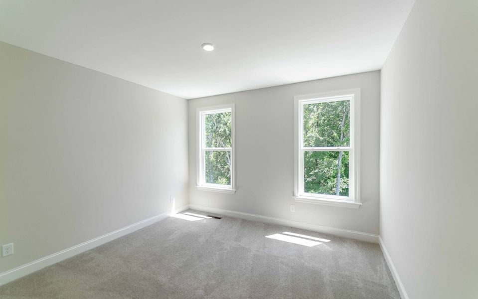 Spacious, unfurnished interior of a new home in The Retreat at Norman Farm, Hendersonville (Image 22).