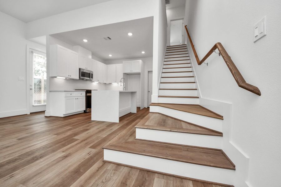 Spacious, unfurnished interior of a new home in , Houston (Image 31).