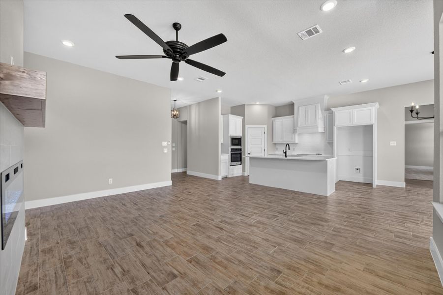 Spacious, unfurnished interior of a new home in Taylor Ranch, Springtown (Image 20).