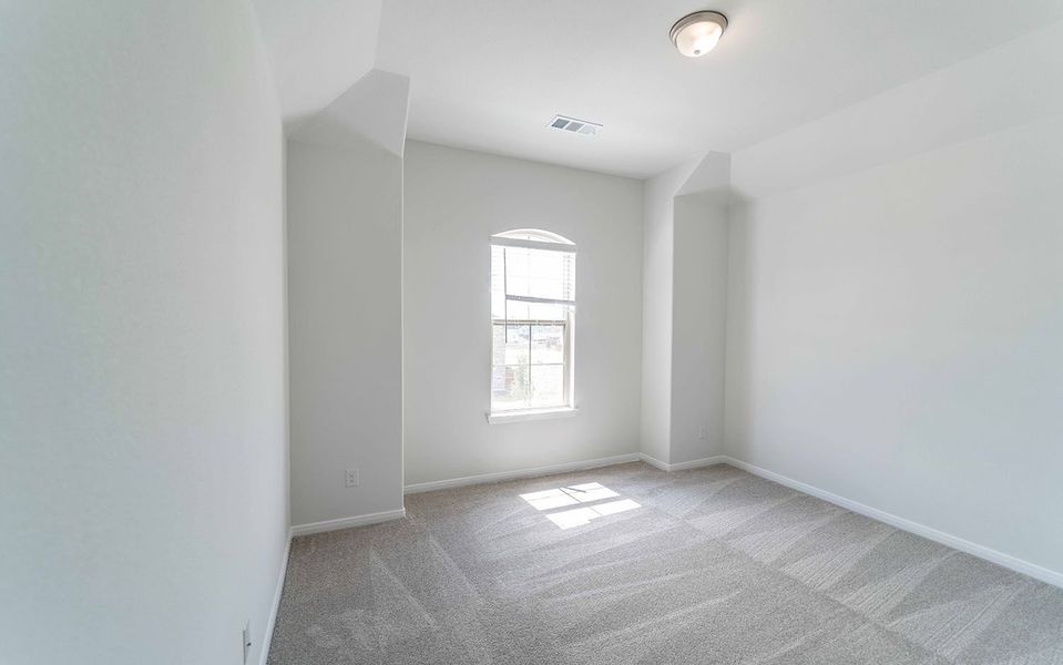 Spacious, unfurnished interior of a new home in Solterra, Mesquite (Image 16).