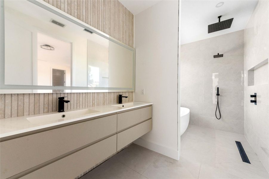 Furnished interior view inside a new home in , Coconut Creek (Image 4).