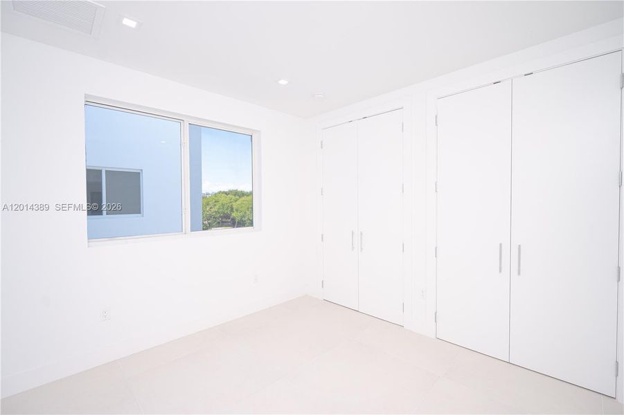 Spacious, unfurnished interior of a new home in , Doral (Image 70).
