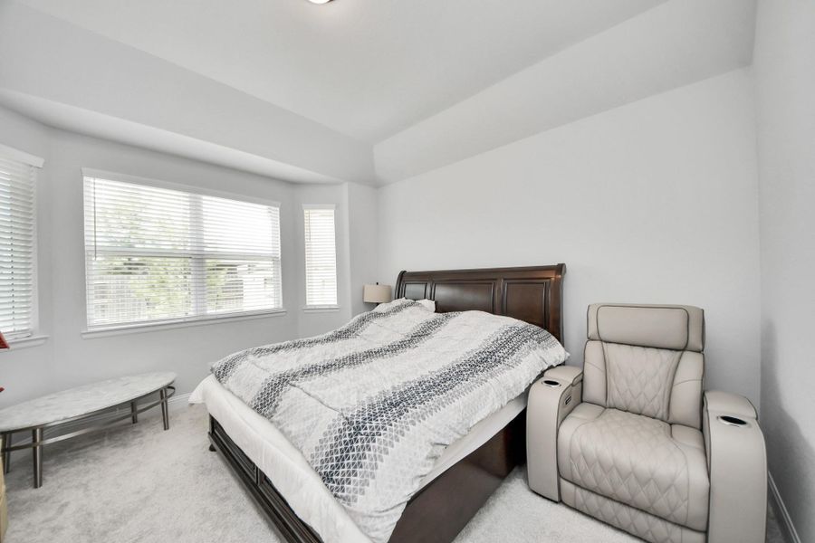 Furnished interior view inside a new home in , Conroe (Image 14).