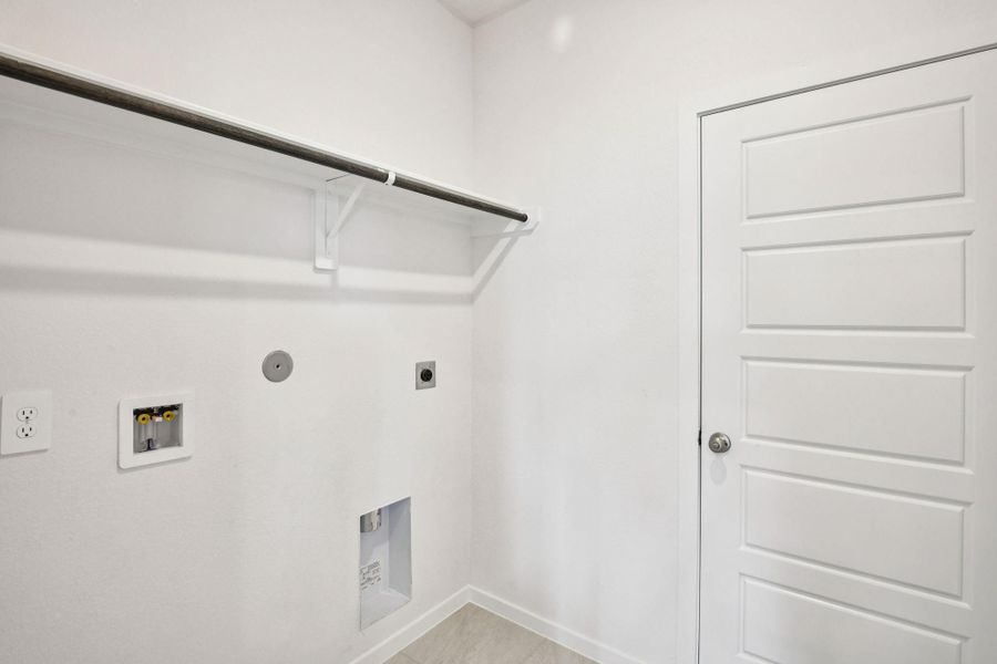 Spacious, unfurnished interior of a new home in Landing Meadows - Traditional Series, New Caney (Image 26).