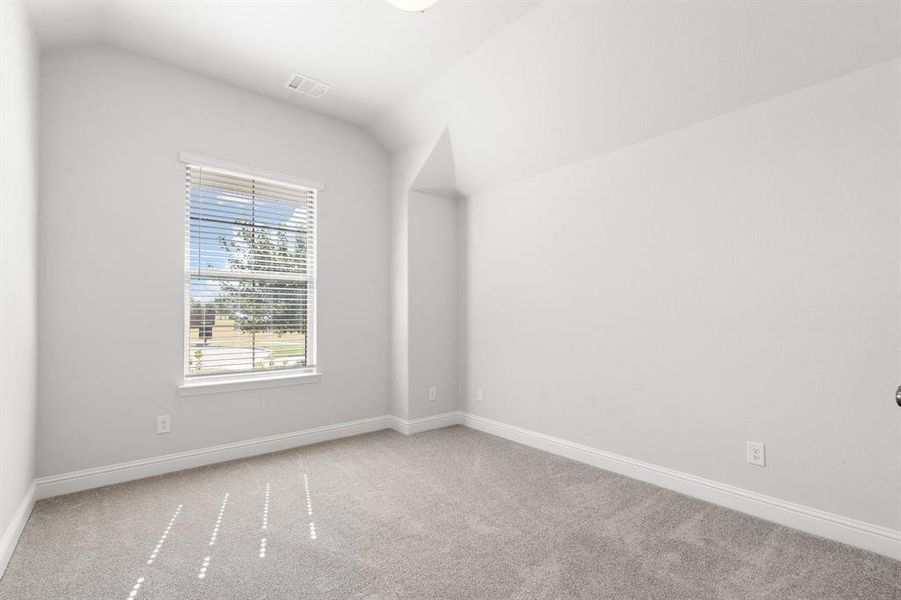 Spacious, unfurnished interior of a new home in , Waxahachie (Image 23).