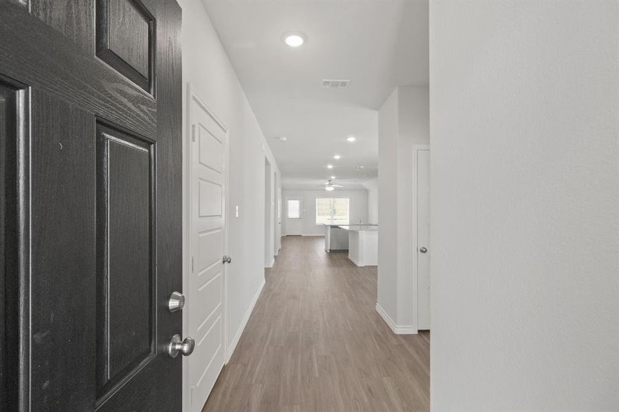 Spacious, unfurnished interior of a new home in Retreat at Fossil Creek, Fort Worth (Image 11). Spacious, unfurnished interior of a new home in Retreat at Fossil Creek, Fort Worth (Image 11).