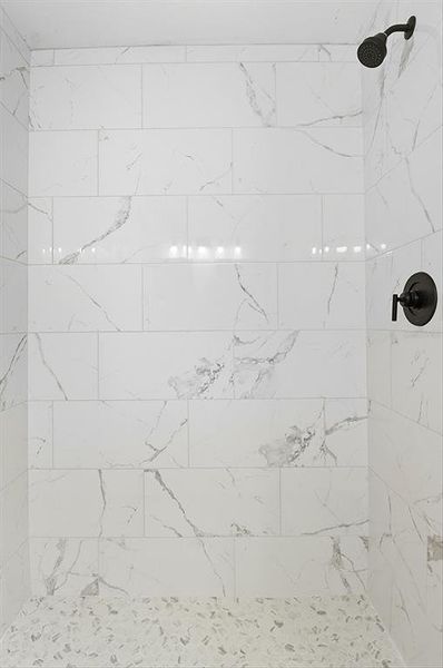Close-up of interior finishes inside a home in , Dunnellon (Image 17).