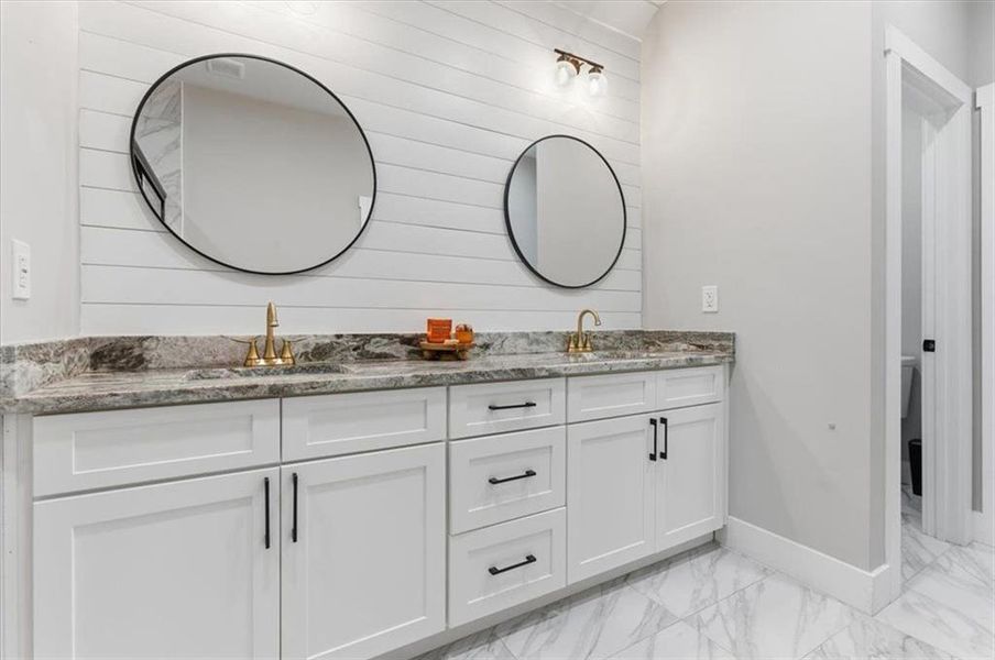 Furnished interior view inside a new home in , Calhoun (Image 9).