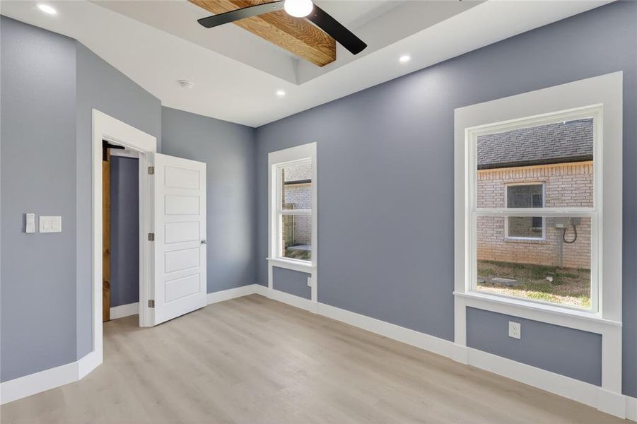 Spacious, unfurnished interior of a new home in , Gun Barrel City (Image 15).