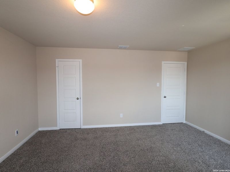 Spacious, unfurnished interior of a new home in Agave, San Antonio (Image 24).