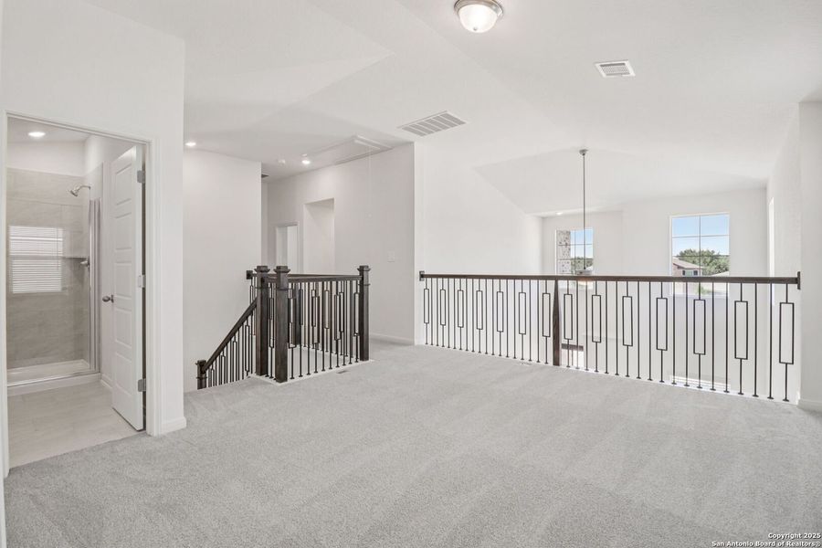 Spacious, unfurnished interior of a new home in Thomas Pond, San Antonio (Image 46). Spacious, unfurnished interior of a new home in Thomas Pond, San Antonio (Image 46).