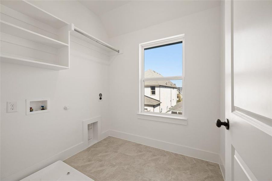 Spacious, unfurnished interior of a new home in Talia, Mesquite (Image 14).