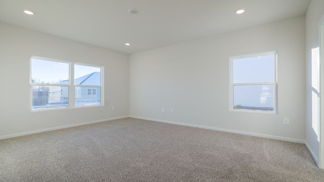 Spacious, unfurnished interior of a new home in Olson Ridge, Tallahassee (Image 8).