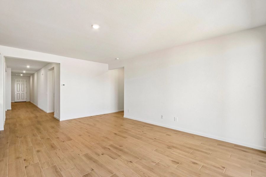 Spacious, unfurnished interior of a new home in Stonebridge Manor, Waddell (Image 8).