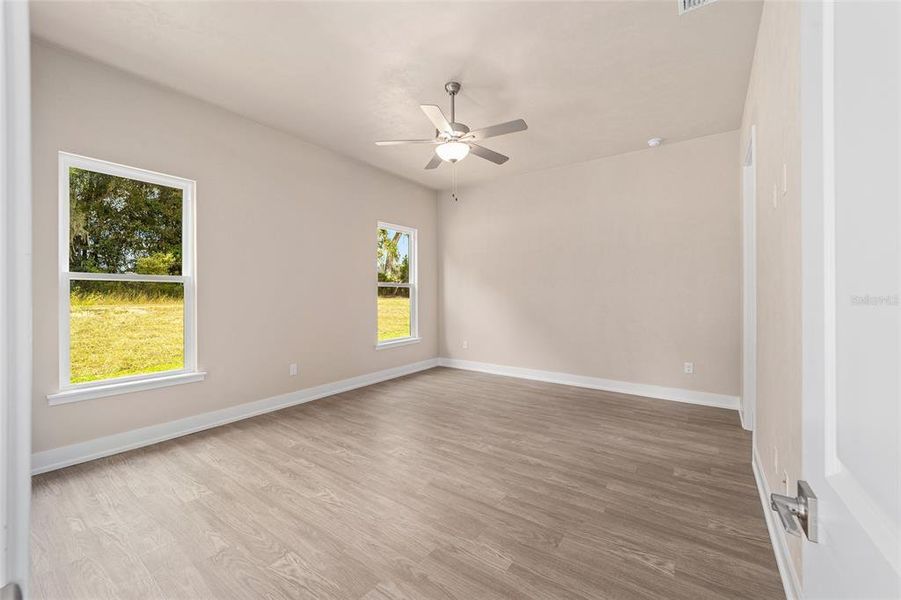Spacious, unfurnished interior of a new home in Fairway Pointe at West End, Newberry (Image 34).