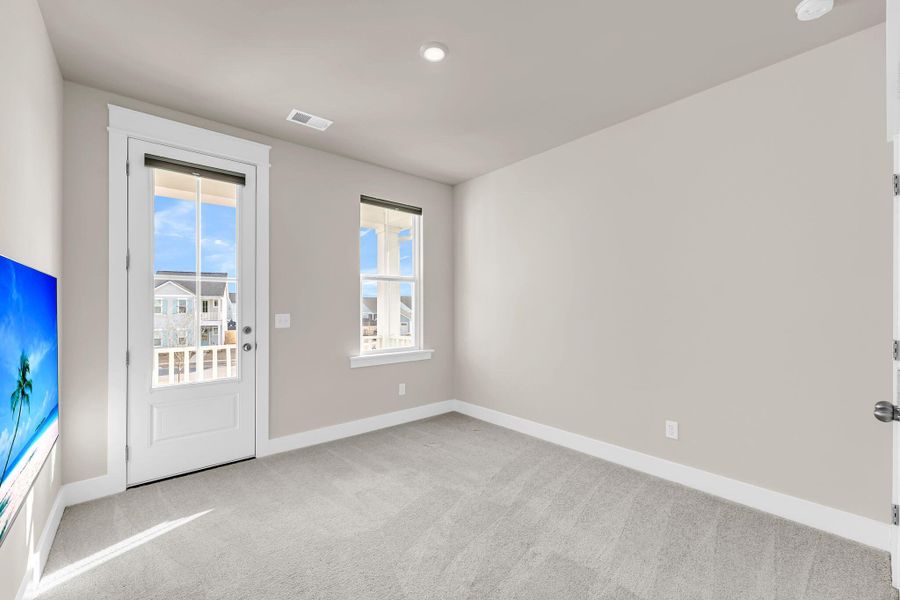 Spacious, unfurnished interior of a new home in Carnes Crossroads, Summerville (Image 35).