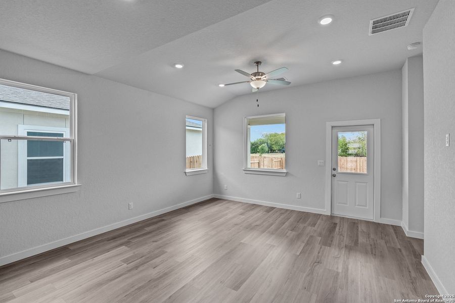 Spacious, unfurnished interior of a new home in August Fields, New Braunfels (Image 26). Spacious, unfurnished interior of a new home in August Fields, New Braunfels (Image 26).