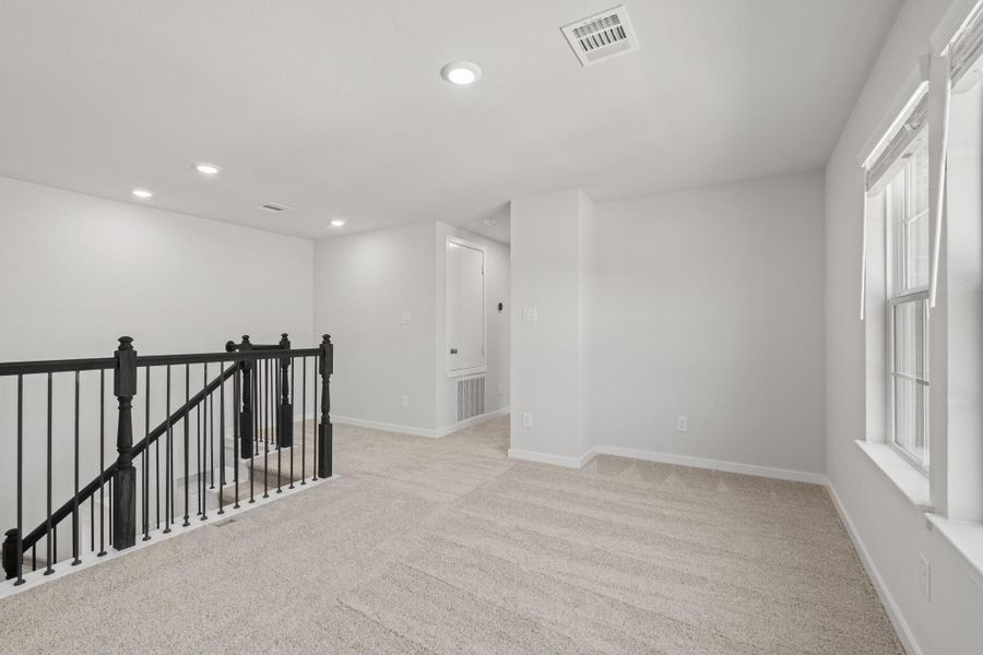 Spacious, unfurnished interior of a new home in Sunterra, Katy (Image 20). Spacious, unfurnished interior of a new home in Sunterra, Katy (Image 20).