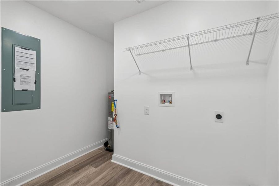 Spacious, unfurnished interior of a new home in , Calhoun (Image 23).