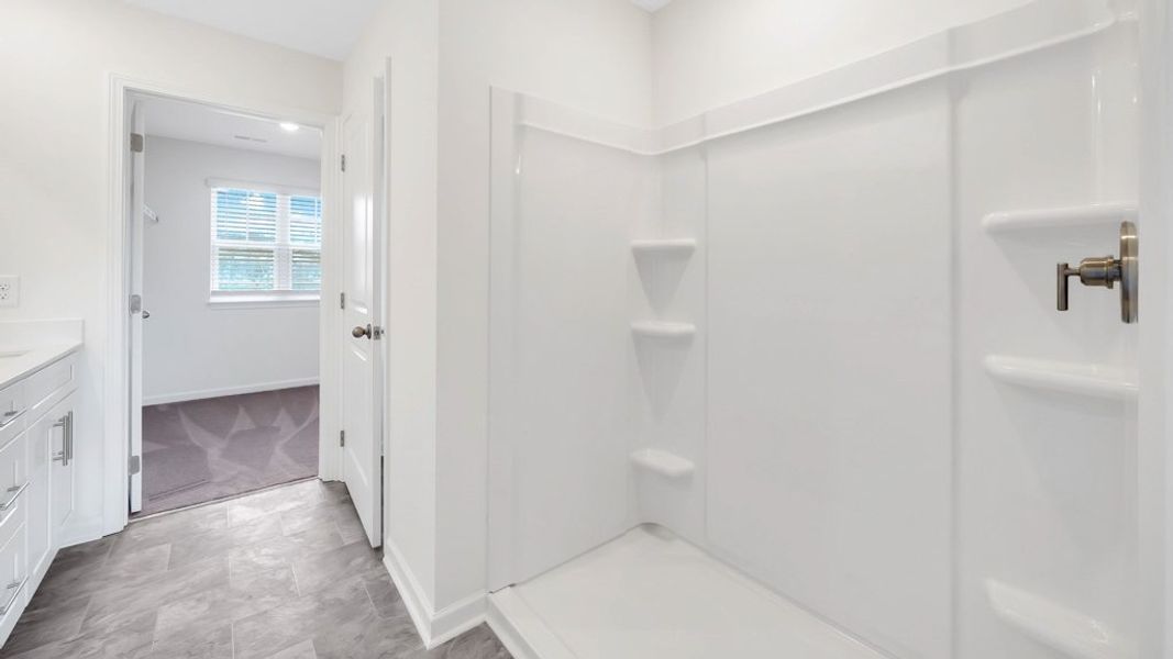 Spacious, unfurnished interior of a new home in Johnson Farms, Greeneville (Image 29).