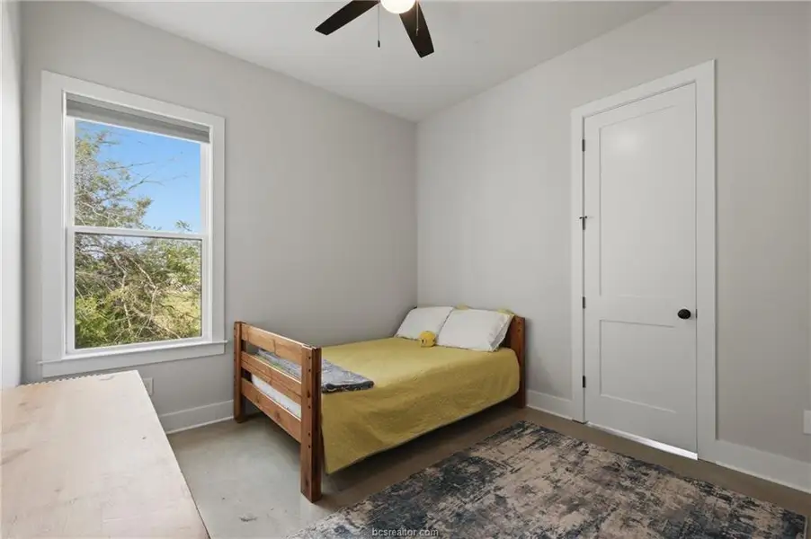Furnished interior view inside a new home in , Bryan (Image 34).