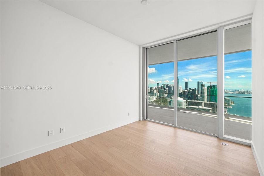 Spacious, unfurnished interior of a new home in Una Residences, Miami (Image 31).