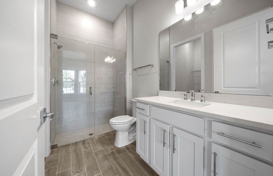 Furnished interior view inside a new home in Del Webb Oak Creek, North Fort Myers (Image 19).