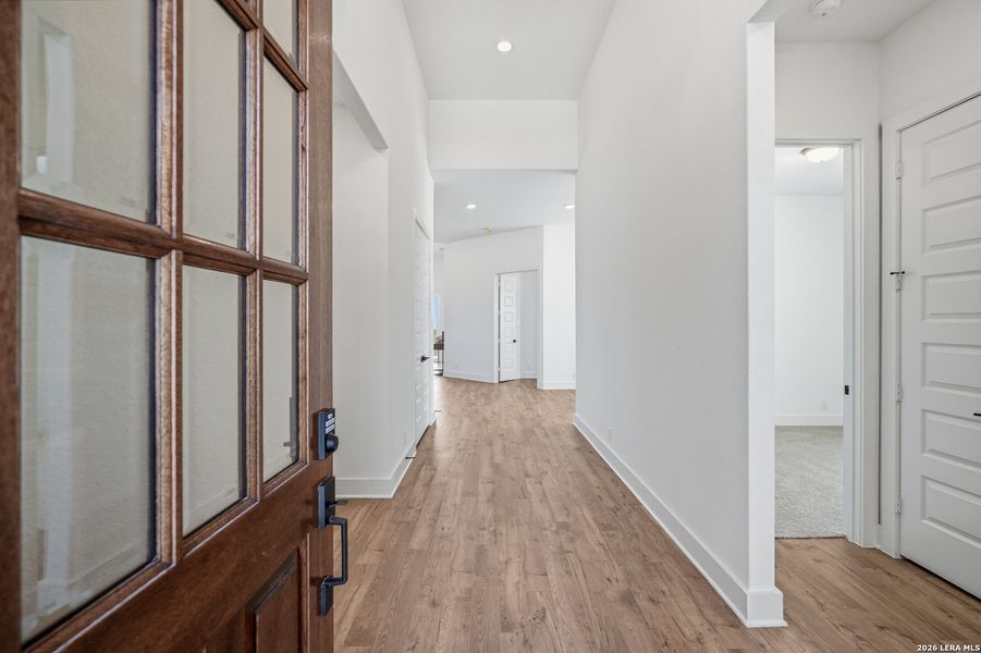Spacious, unfurnished interior of a new home in Prominence Urban, San Antonio (Image 23).