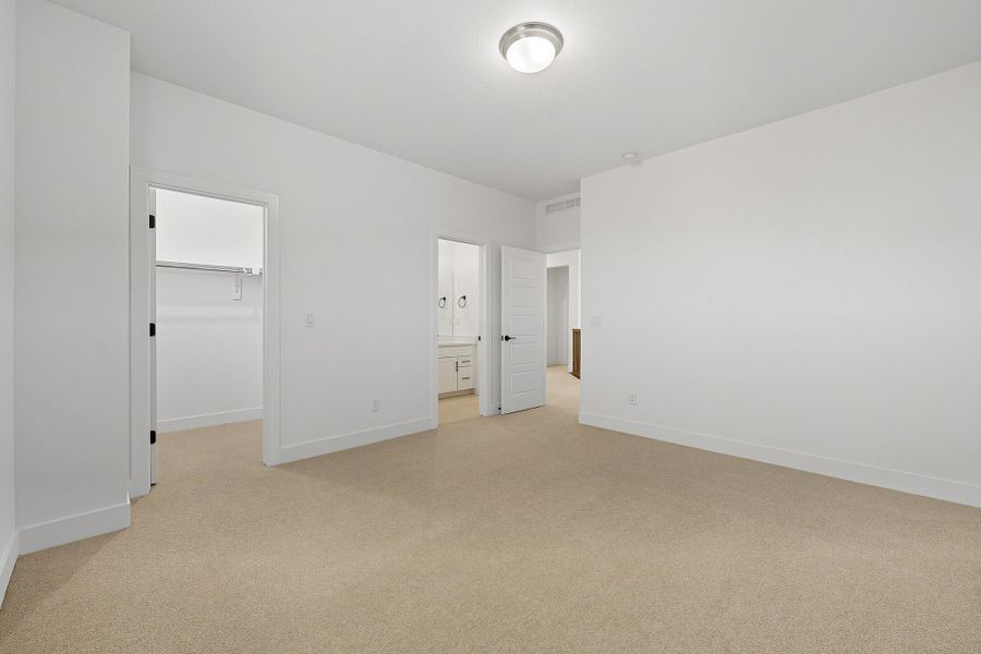 Spacious, unfurnished interior of a new home in Trailstone, Arvada (Image 19).