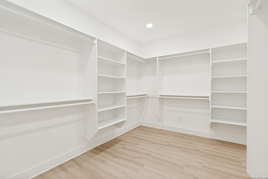 Spacious, unfurnished interior of a new home in , Boerne (Image 16).