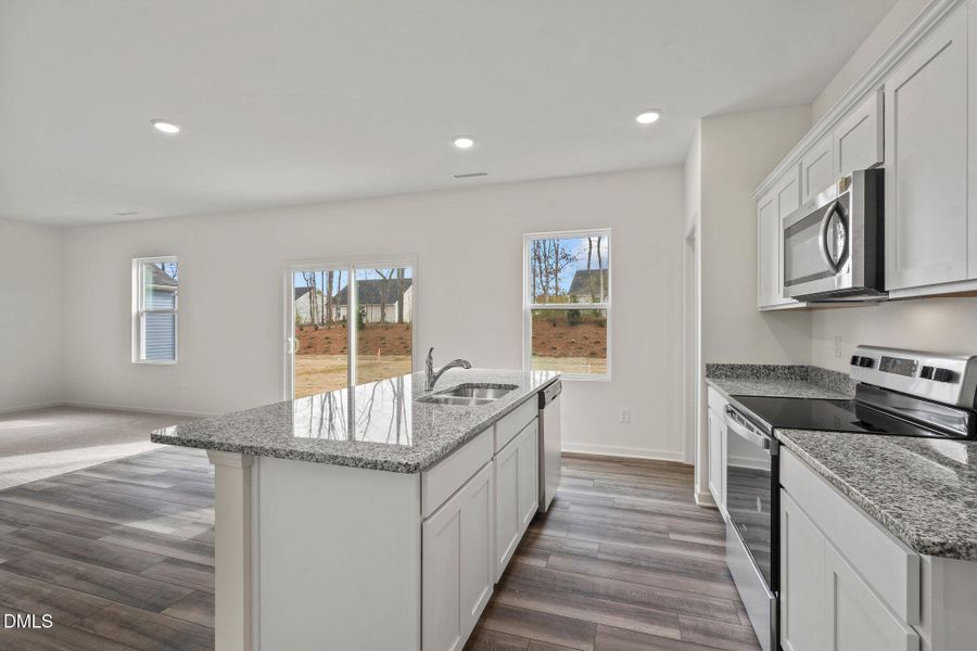 14-web-or-mls-_NFP7502