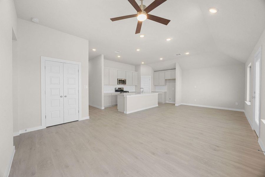 Spacious, unfurnished interior of a new home in Prairie Winds, Hutto (Image 26). Spacious, unfurnished interior of a new home in Prairie Winds, Hutto (Image 26).