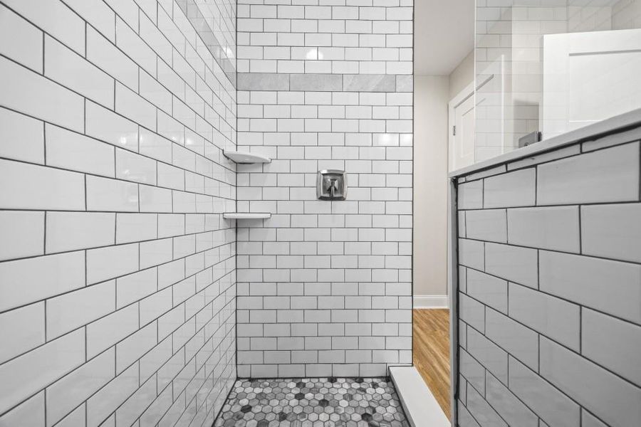 Furnished interior view inside a new home in , Lavonia (Image 19).