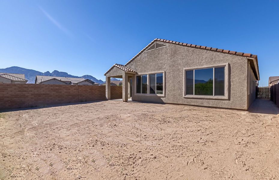 Exterior details and patio area of a home in Vistoso Canyon Estates, Oro Valley (Image 4).