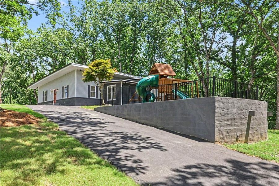 Image 75 of a home in . Image 75 of a home in .