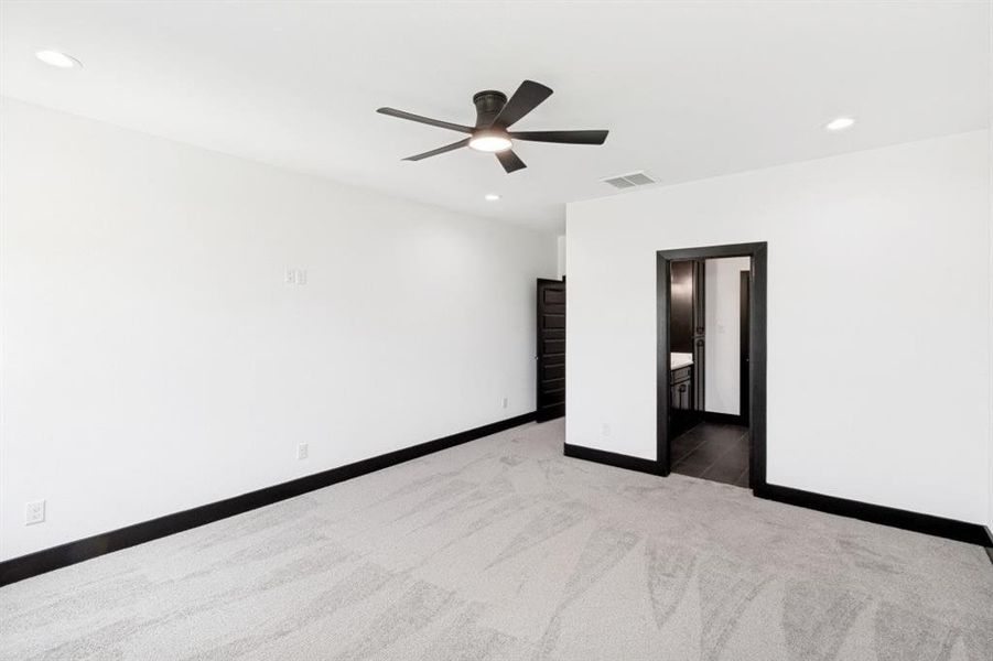 Spacious, unfurnished interior of a new home in , Dallas (Image 17). Spacious, unfurnished interior of a new home in , Dallas (Image 17).