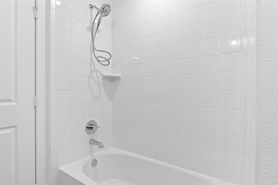 028-1422AzaleaDrive-Melissa-TX-75454-Bathroom3.jpg-FULL