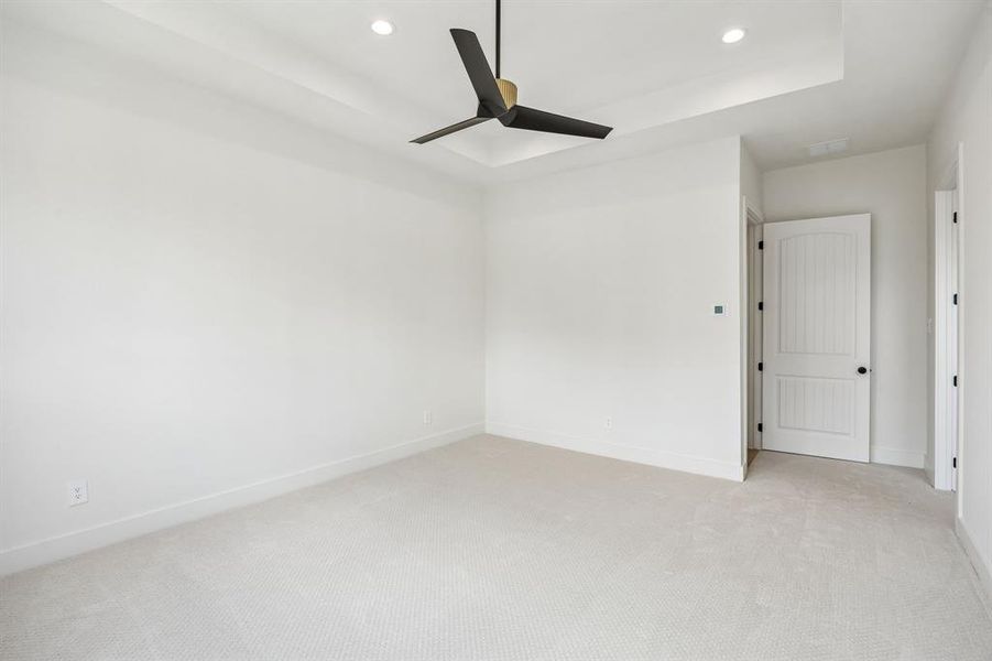 Spacious, unfurnished interior of a new home in , Dallas (Image 23).