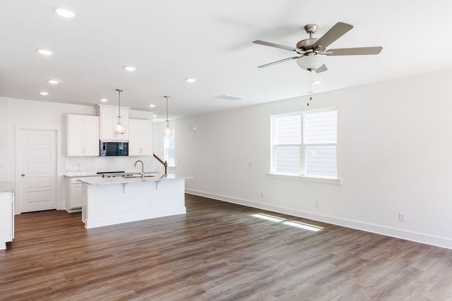 Spacious, unfurnished interior of a new home in Vaughan Farms, Angier (Image 11).