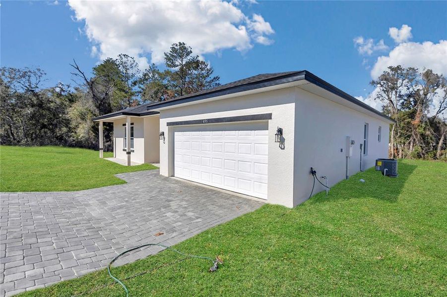 Exterior details and patio area of a home in , Ocala (Image 25).