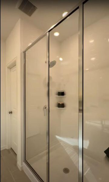 **Photos are a representation of the floor plan. This is not the actual homesite.**