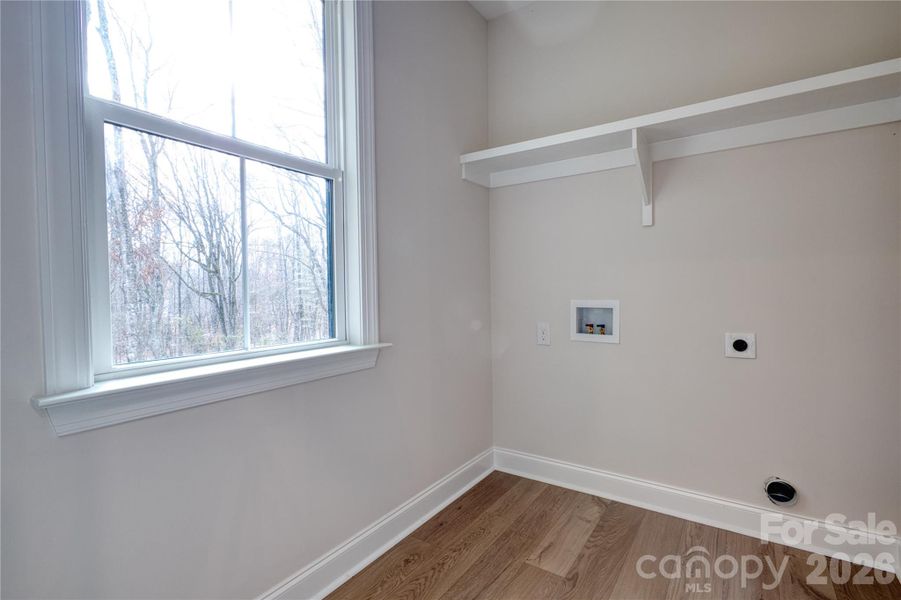 Spacious, unfurnished interior of a new home in , Catawba (Image 18).