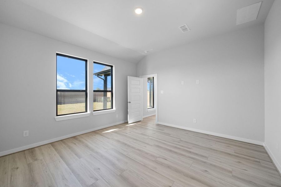 Spacious, unfurnished interior of a new home in Bridgeland 45', 50', 70', Cypress (Image 8). Spacious, unfurnished interior of a new home in Bridgeland 45', 50', 70', Cypress (Image 8).