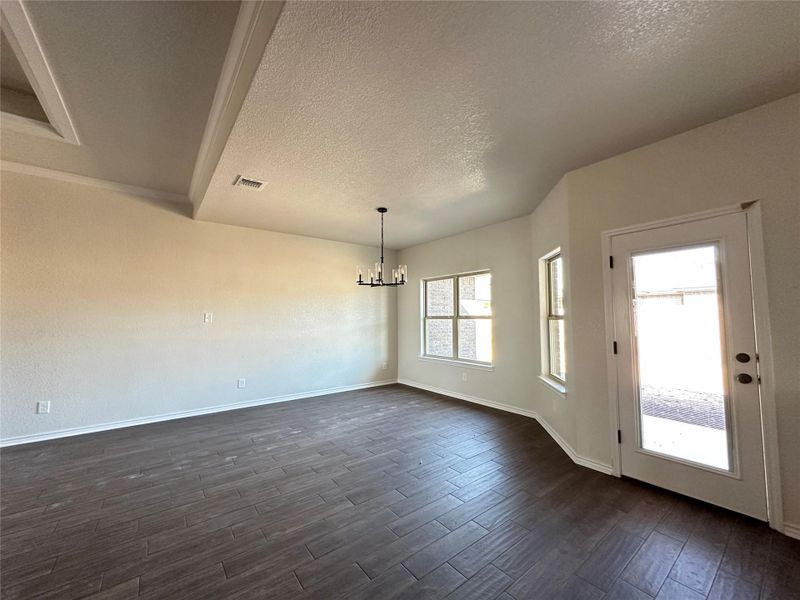 Spacious, unfurnished interior of a new home in Eagle Heights, Salado (Image 8).