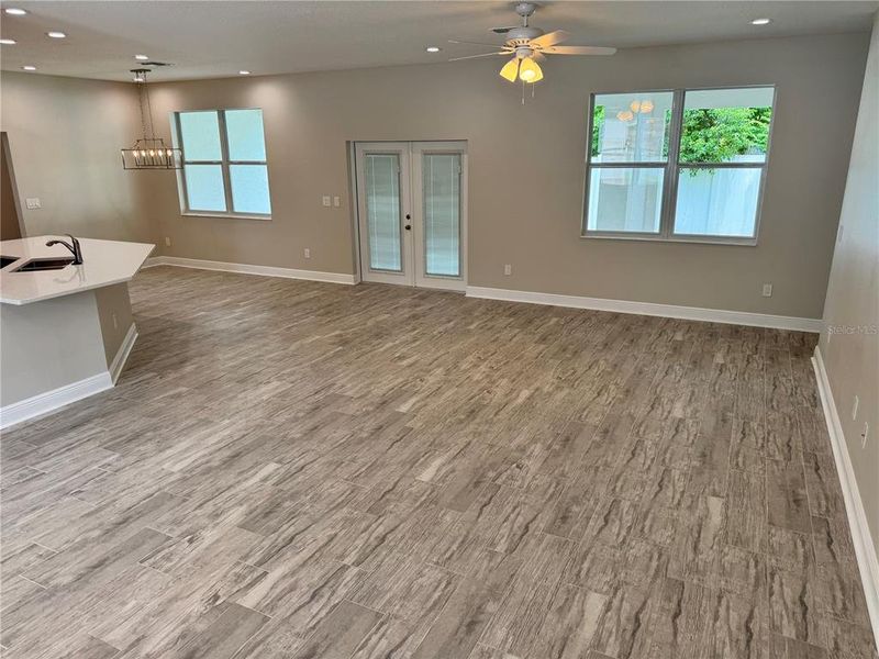 Spacious, unfurnished interior of a new home in , Dade City (Image 49).