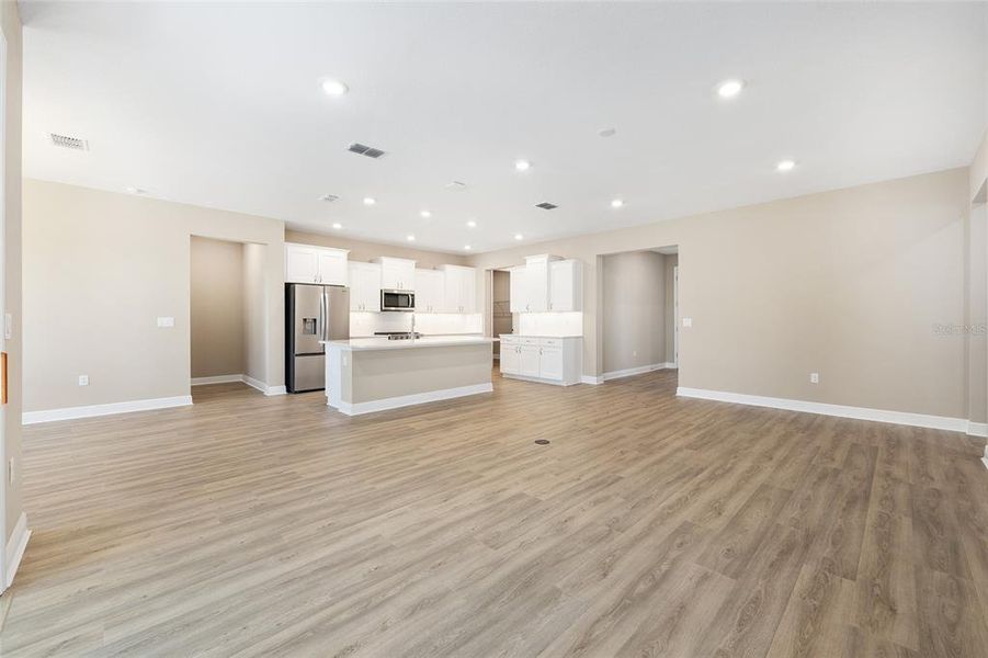Spacious, unfurnished interior of a new home in , Ocala (Image 28).