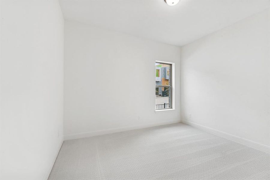 Spacious, unfurnished interior of a new home in Hillside at Las Colinas, Irving (Image 17).