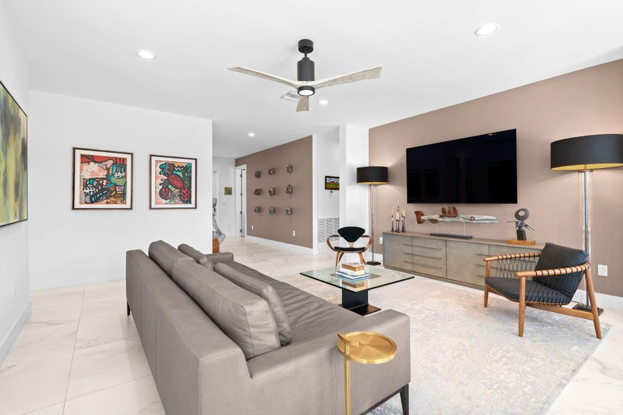 Furnished interior view inside a new home in , Fort Lauderdale (Image 10).