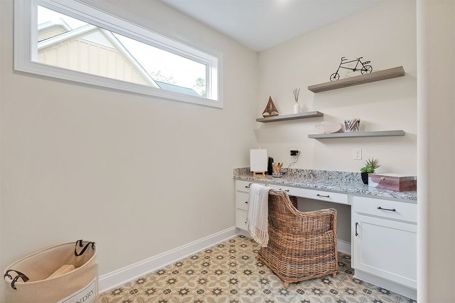 Grace Bay, Command Center Pocket Office