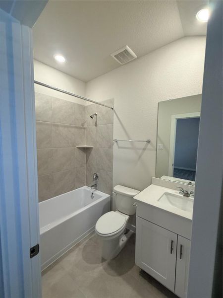 Furnished interior view inside a new home in Wall Street Village, Richmond (Image 11).